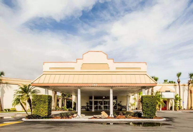 Island Hotel Of Space Coast