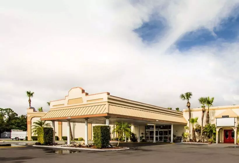 Island Hotel Of Space Coast