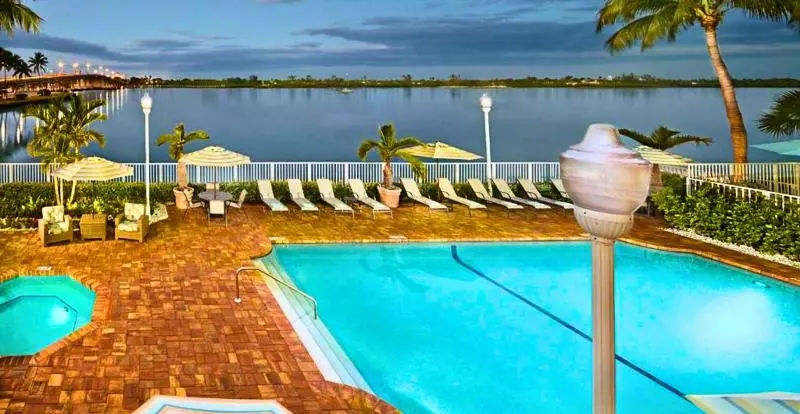 בית מלון כפרי Fairfield Inn And Suites By Marriott Palm Beach