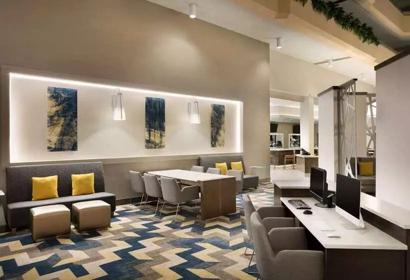 فندق Hilton Fort Collins