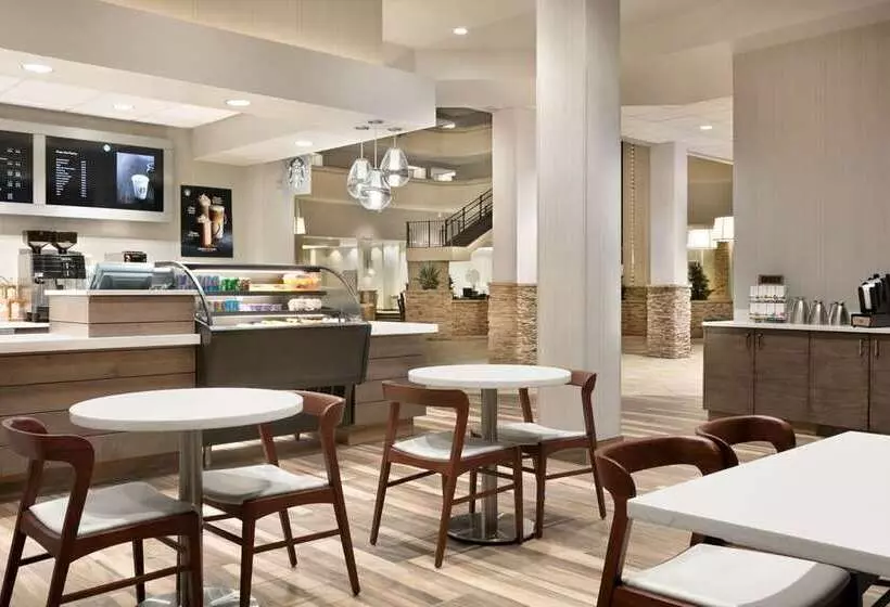 فندق Hilton Fort Collins