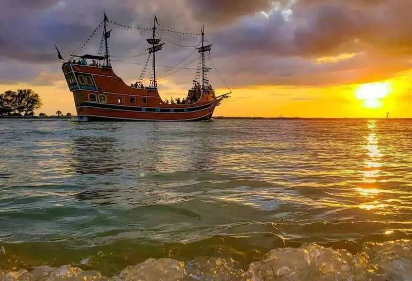 فندق Holiday Inn & Suites Clearwater Beach, An Ihg