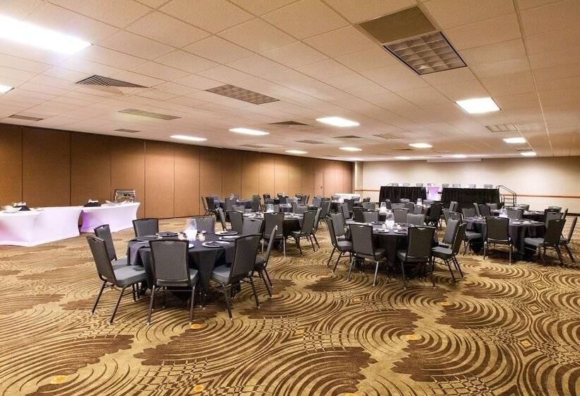 בית מלון כפרי Holiday Inn Sioux Falls City Center, An Ihg