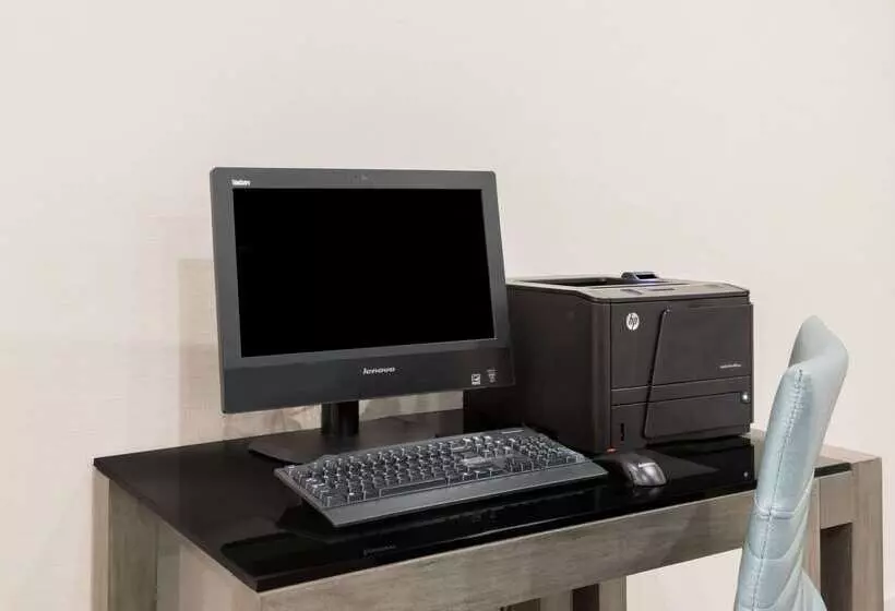 Hotel Howard Johnson By Wyndham Middletown Newport Area