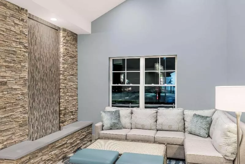 Hotel Howard Johnson By Wyndham Middletown Newport Area