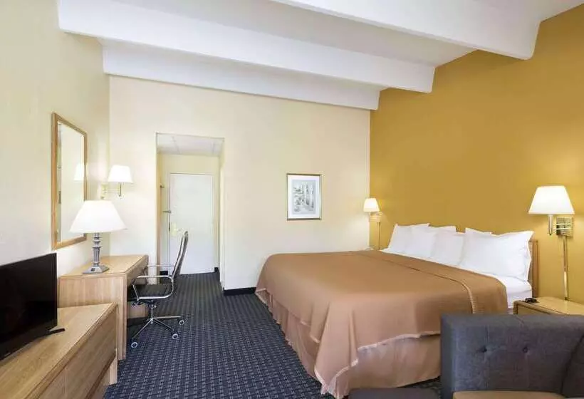 فندق Howard Johnson By Wyndham Newburgh