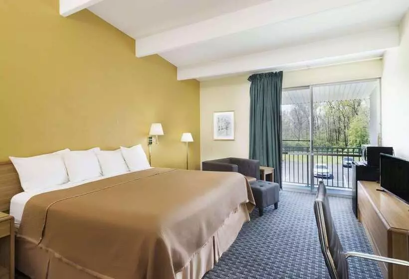 فندق Howard Johnson By Wyndham Newburgh