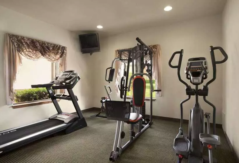 Szálloda Howard Johnson By Wyndham Oklahoma City Okc Airport, Fairgrounds, I40