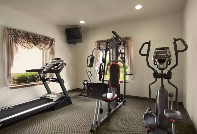 Szálloda Howard Johnson By Wyndham Oklahoma City Okc Airport, Fairgrounds, I40