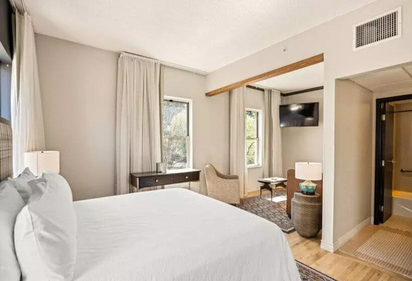 Отель Maxwell Anderson