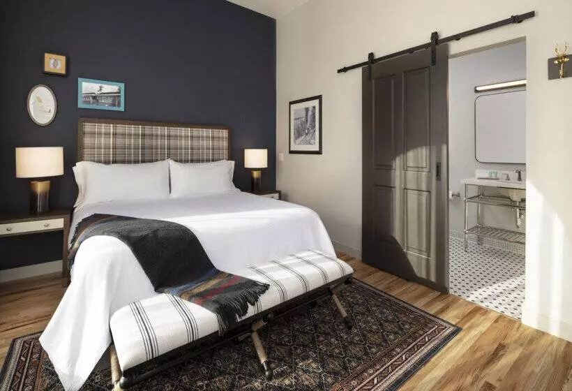 Отель Maxwell Anderson