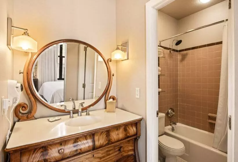 Отель Maxwell Anderson