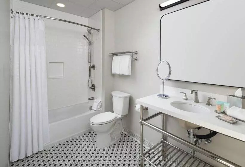 Отель Maxwell Anderson