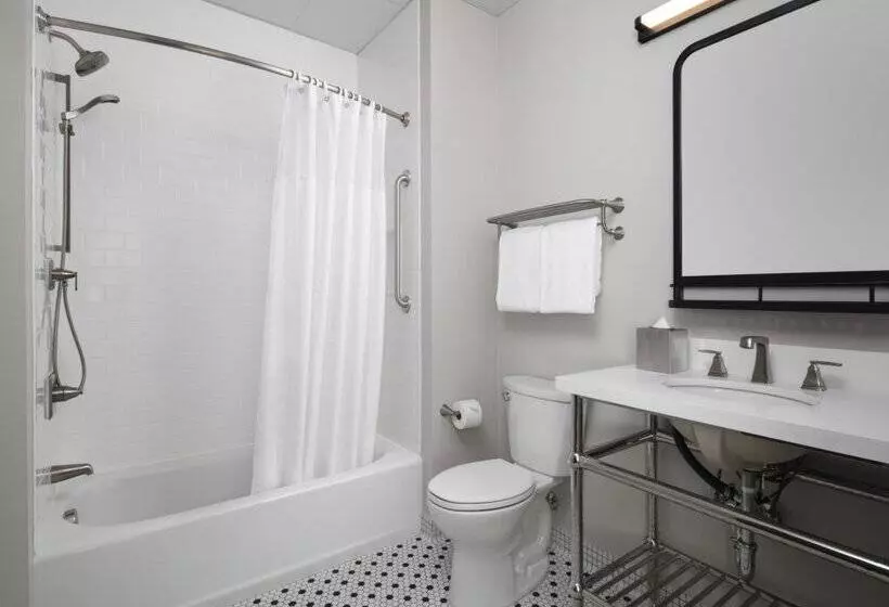 Отель Maxwell Anderson