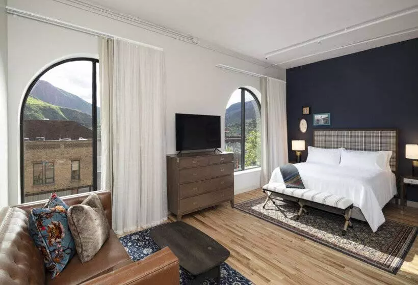 Отель Maxwell Anderson