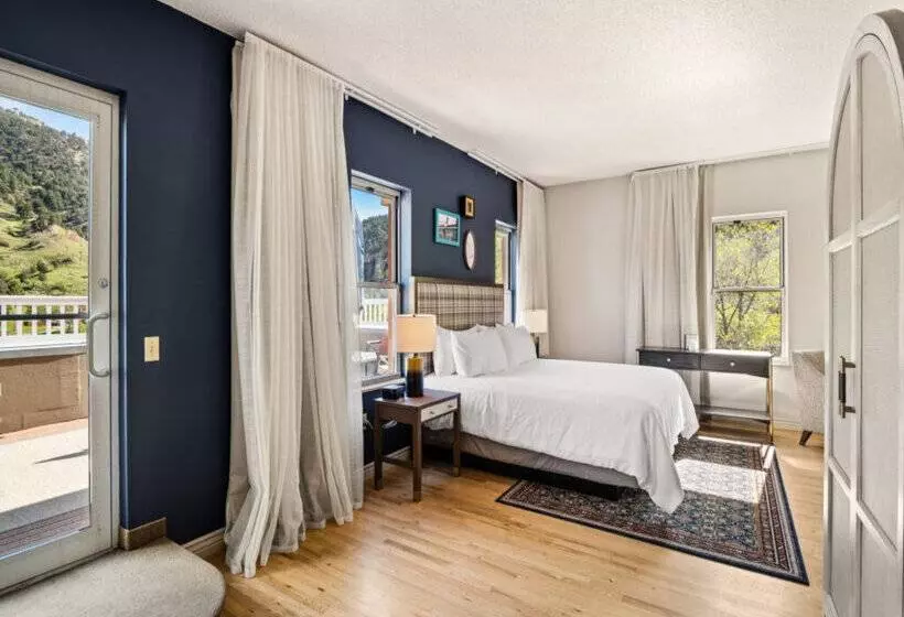 Отель Maxwell Anderson