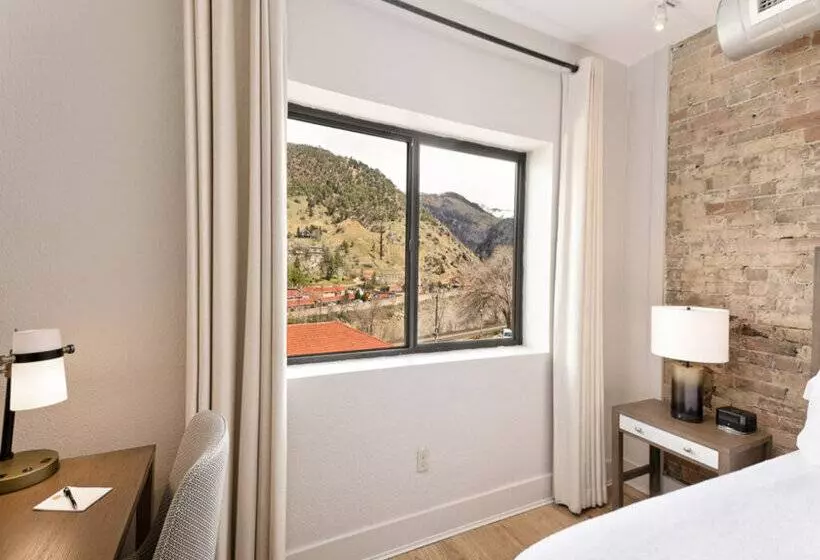 Отель Maxwell Anderson