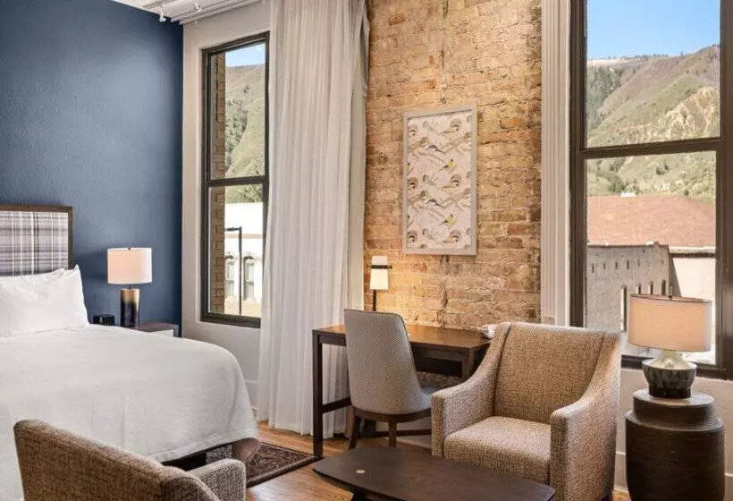 Отель Maxwell Anderson