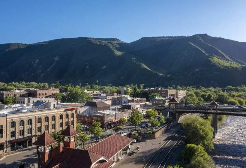 Отель Maxwell Anderson