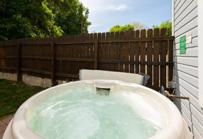 Отель Maxwell Anderson