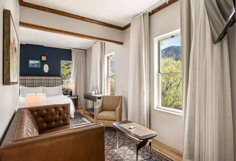 Отель Maxwell Anderson