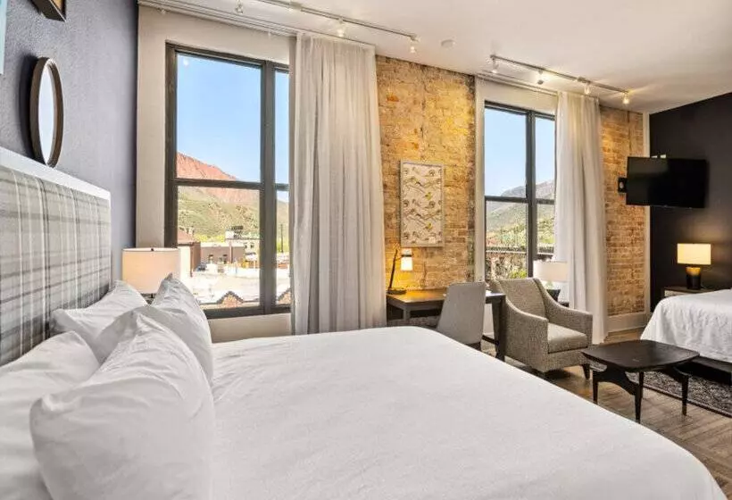 Отель Maxwell Anderson