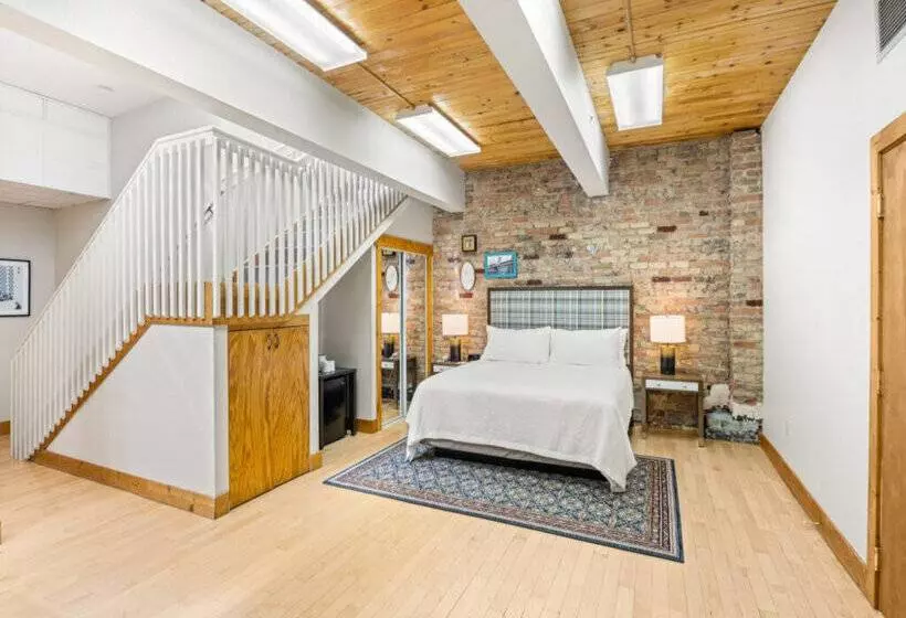 Отель Maxwell Anderson