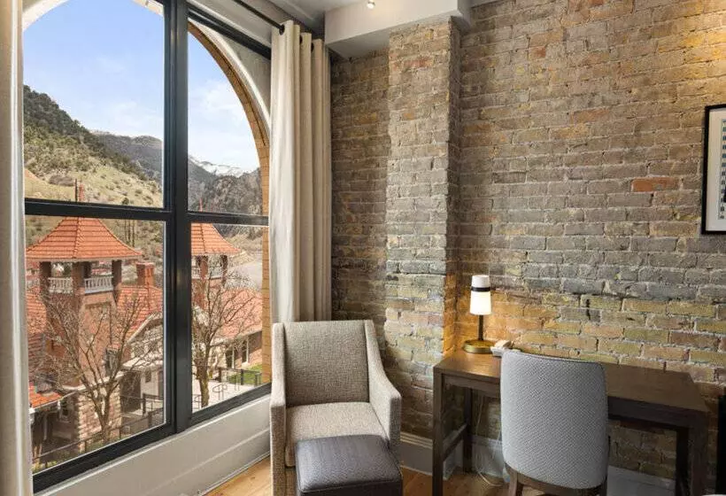 Отель Maxwell Anderson