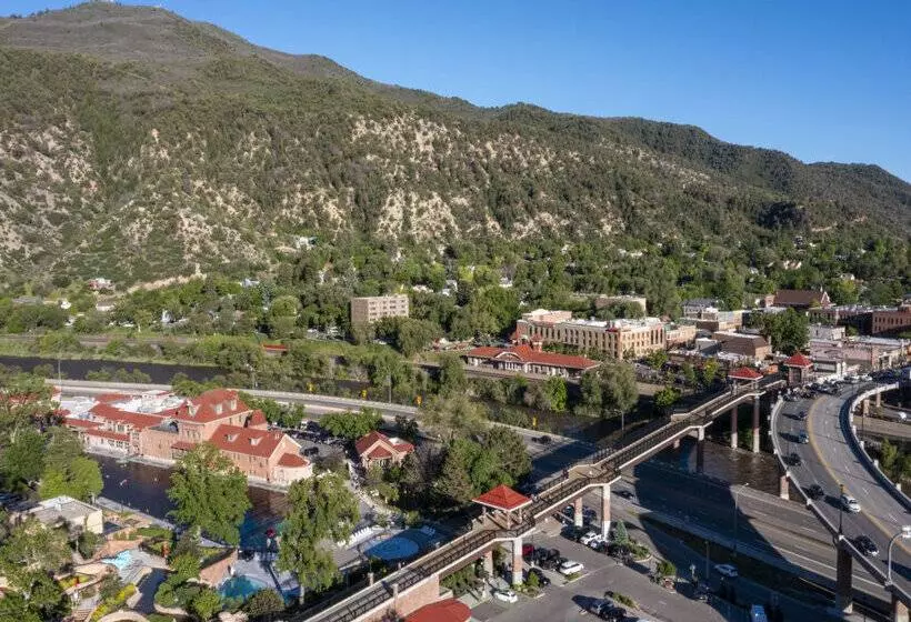 Отель Maxwell Anderson