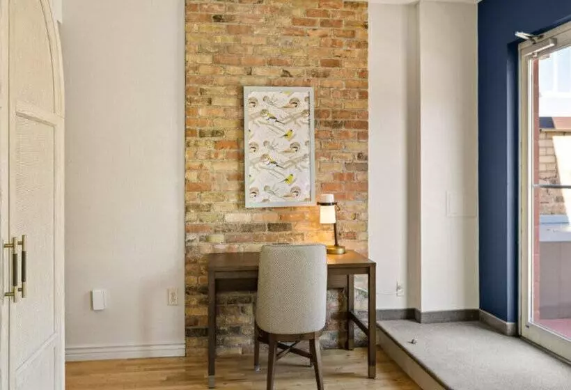 Отель Maxwell Anderson