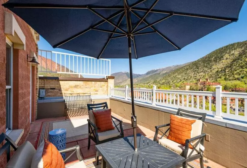 Отель Maxwell Anderson