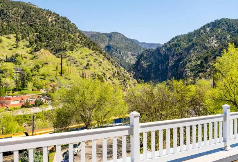 Отель Maxwell Anderson