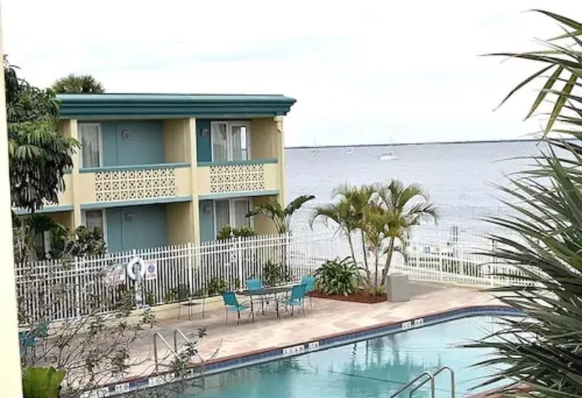 호텔 Punta Gorda Waterfront  & Suites