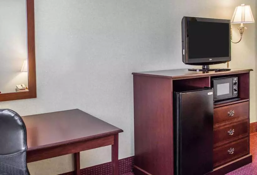 فندق Quality Inn & Conference Center