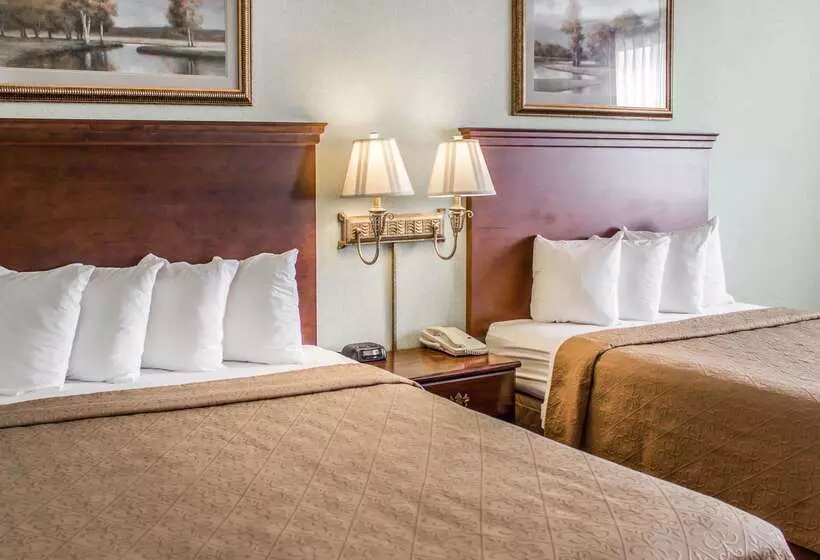فندق Quality Inn & Conference Center