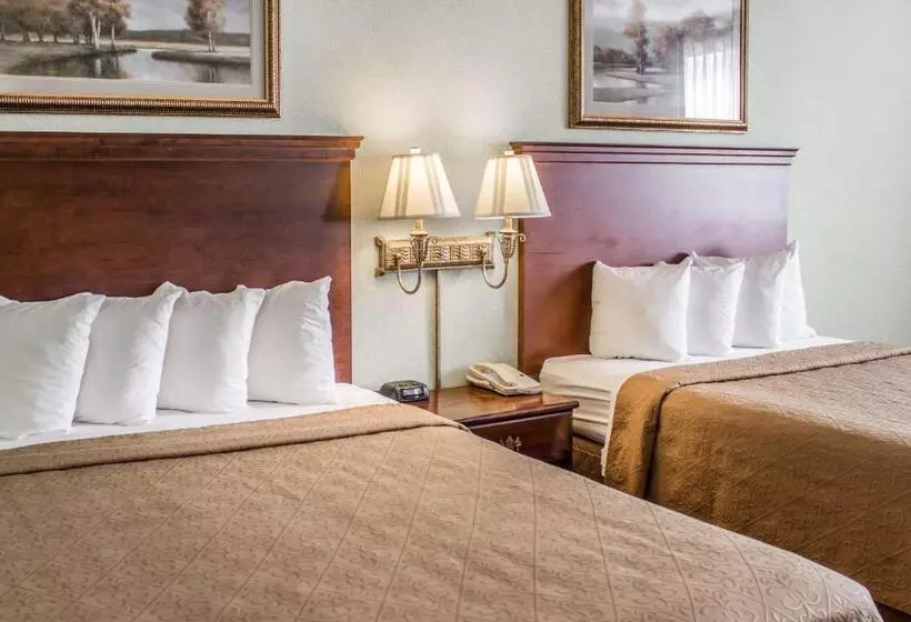 فندق Quality Inn & Conference Center