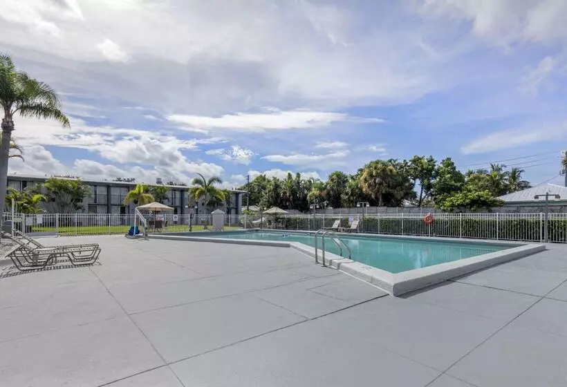 ホテル Quality Inn Downtown Stuart