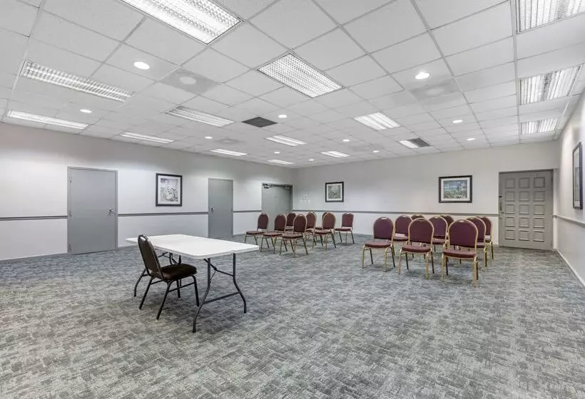 ホテル Quality Inn Downtown Stuart