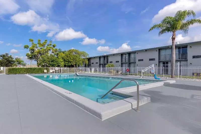 ホテル Quality Inn Downtown Stuart