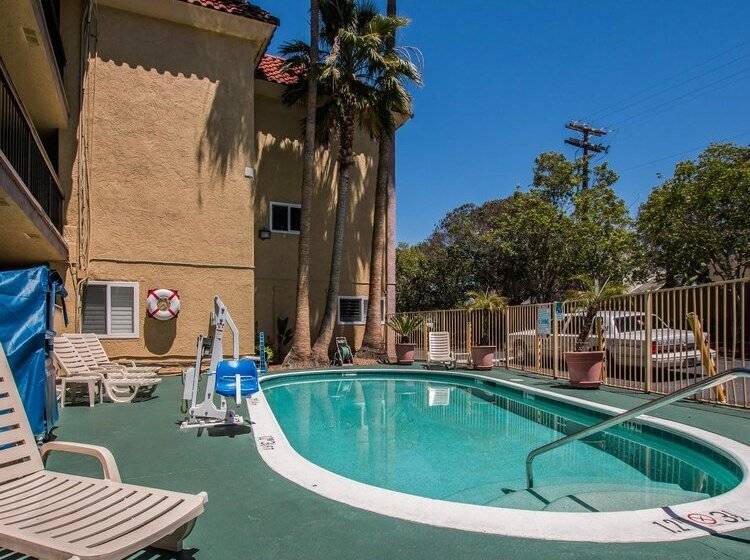 בית מלון כפרי Comfort Inn Encinitas Near Legoland