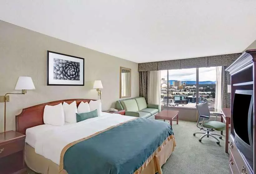 Ramada By Wyndham Reno Hotel & Casino