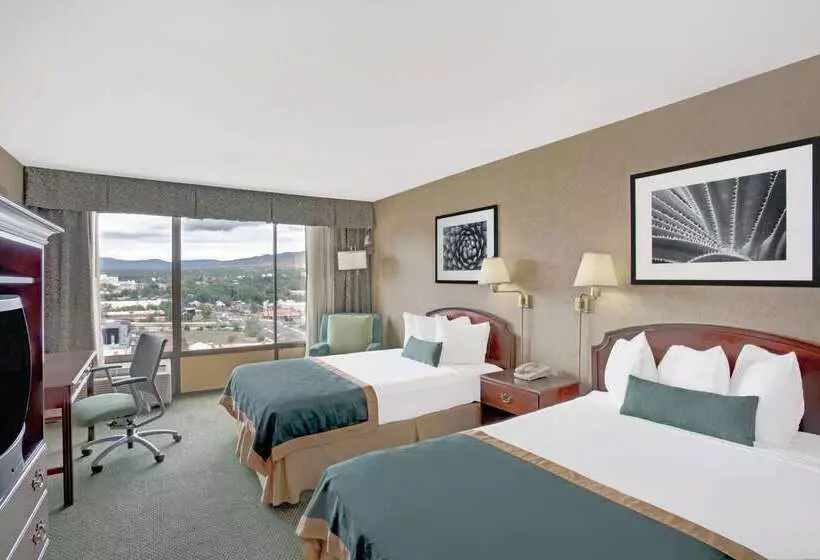 Ramada By Wyndham Reno Hotel & Casino