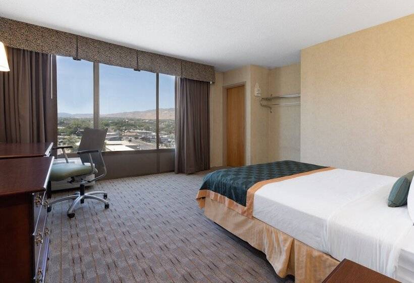 Ramada By Wyndham Reno Hotel & Casino