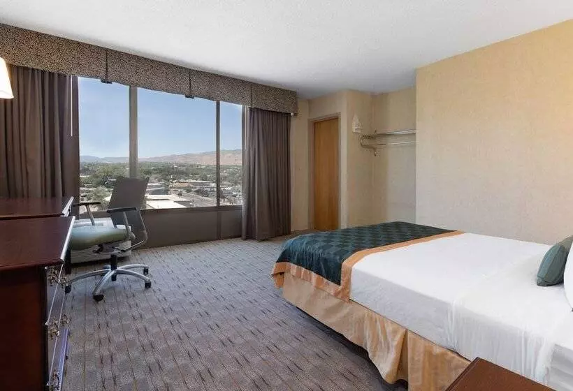 Ramada By Wyndham Reno Hotel & Casino