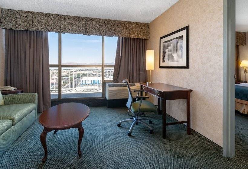 Ramada By Wyndham Reno Hotel & Casino