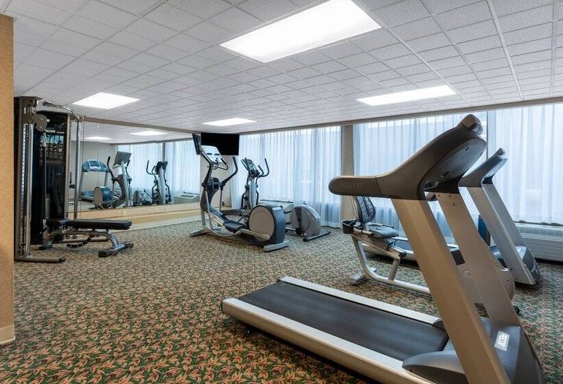 Ramada By Wyndham Reno Hotel & Casino