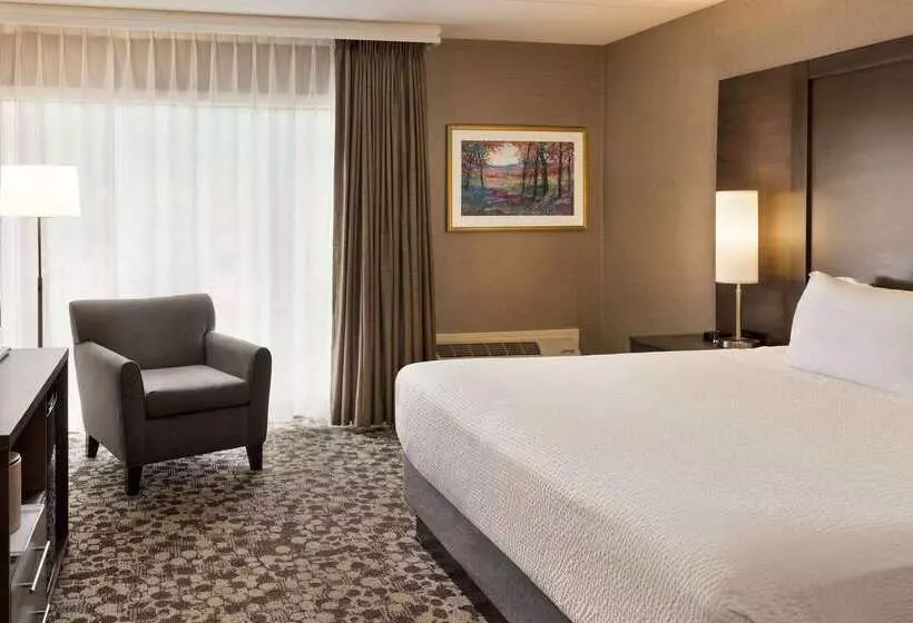 호텔 Ramada Plaza By Wyndham Portland