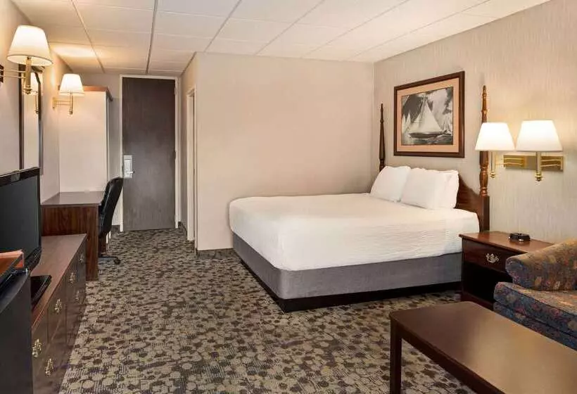 호텔 Ramada Plaza By Wyndham Portland