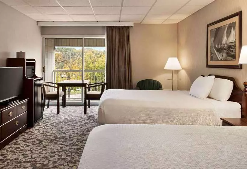 호텔 Ramada Plaza By Wyndham Portland