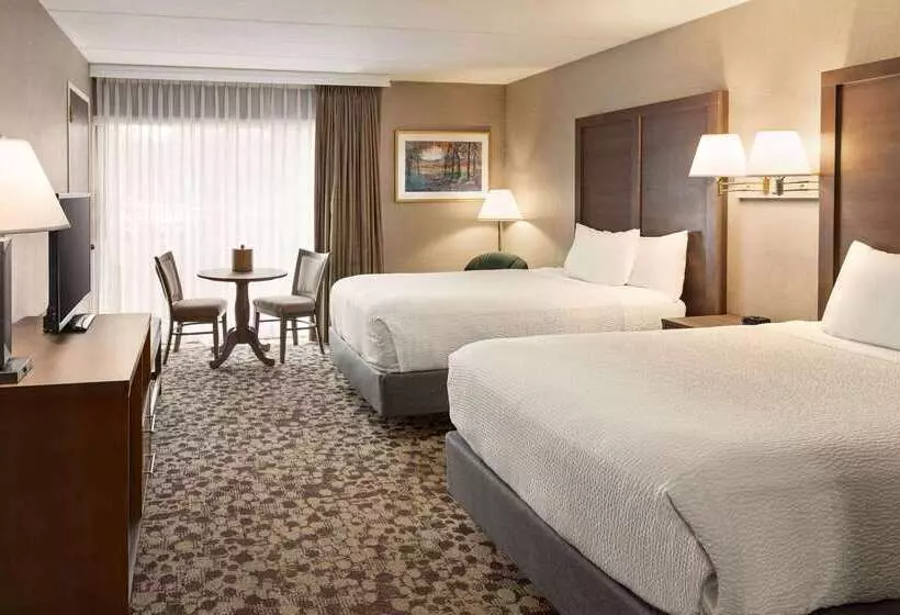 호텔 Ramada Plaza By Wyndham Portland